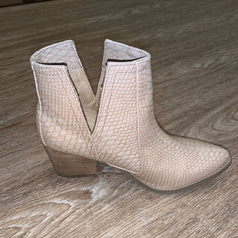 Not Rated Tarim Snake Boots